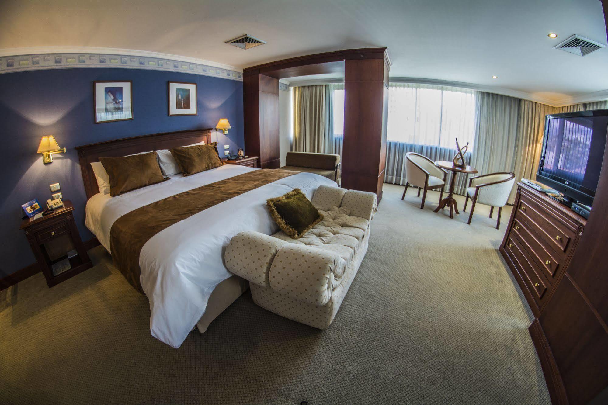 Hotel Emperador Ambato Dış mekan fotoğraf