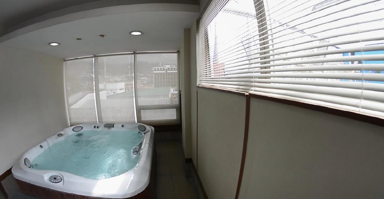 Hotel Emperador Ambato Dış mekan fotoğraf